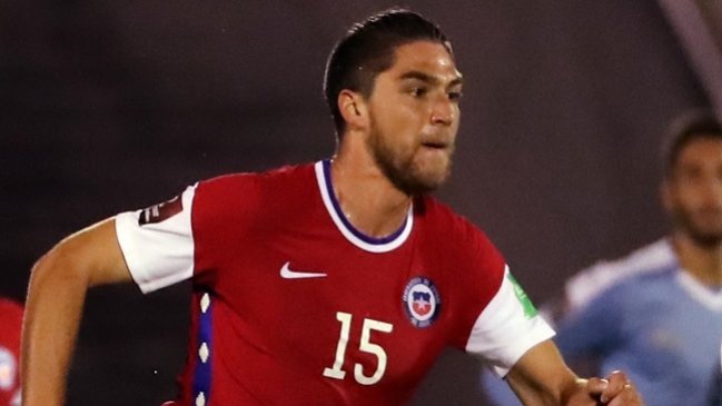 Francisco Sierralta quedó suspendido para el partido ante Perú por Clasificatorias