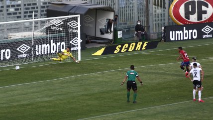 Cristian Palacios batió a Brayan Cortés de penal y puso el 2-2 ante Colo Colo