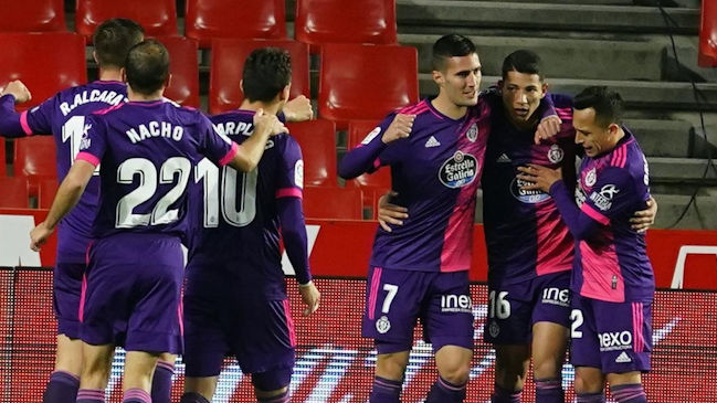 Fabián Orellana fue titular en valiosa victoria de Real Valladolid sobre Granada en la liga española