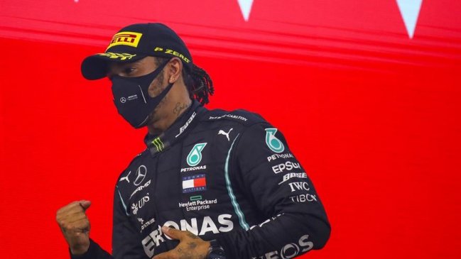 Lewis Hamilton amplió a 95 su récord de triunfos en un accidentada carrera en Bahrein