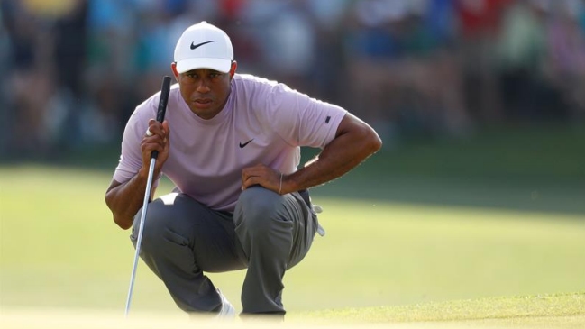 Tiger Woods volvió a ser operado de la espalda y espera volver en abril