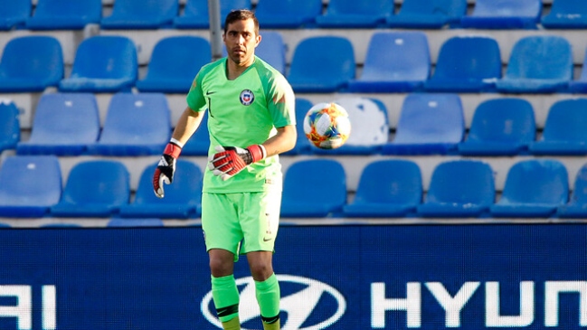 Claudio Bravo y Gary Medel lideran la nómina de Chile para enfrentar a Bolivia