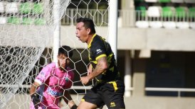 Esteban Paredes tuvo estreno goleador en su primer partido con Coquimbo Unido