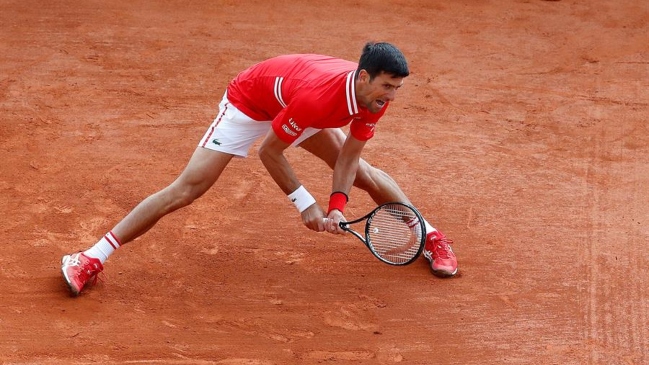 Novak Djokovic aplastó al joven Sinner en su estreno en Montecarlo