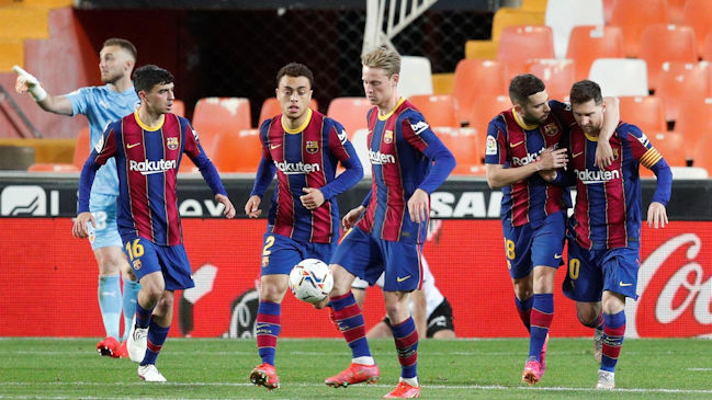Barcelona remontó a Valencia de la mano de Messi y mantiene encendida la liga española
