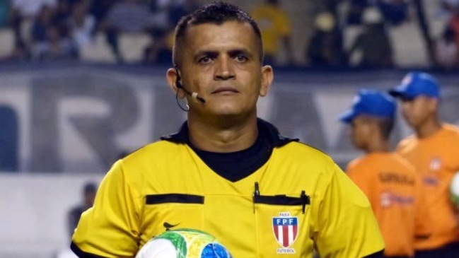 Arbitro expulsó a un futbolista por criticarlo en una entrevista postpartido en Brasil