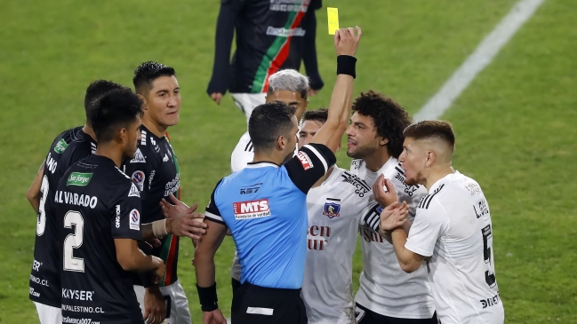 Jugadores de Colo Colo encararon al árbitro Fernando Véjar en camarines