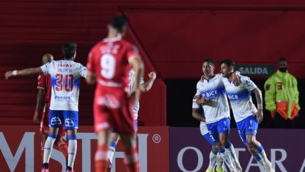 Fernando Zampedri golpeó a Argentinos Juniors para dar la ventaja a Universidad Católica
