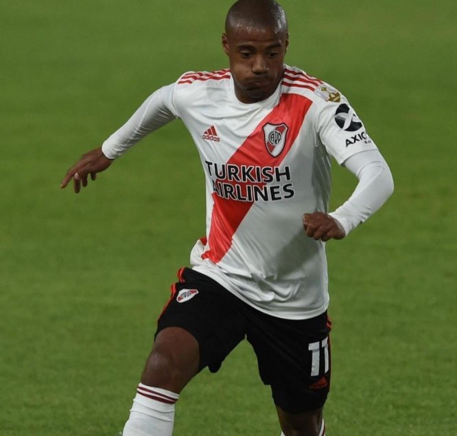 Nicolás Nicolás