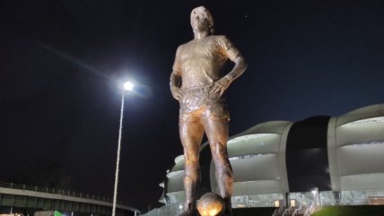 Selección argentina inauguró estatua de Maradona en la previa al duelo con la Roja