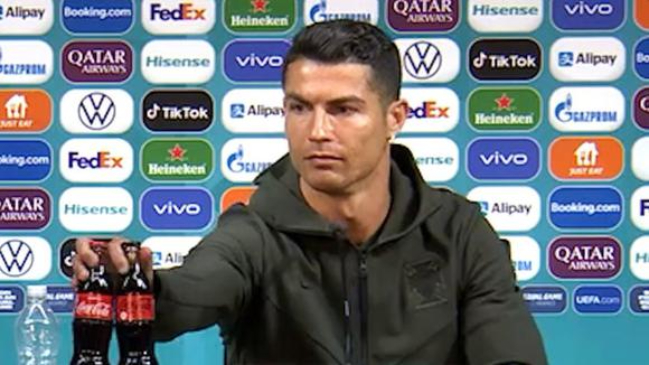 La millonaria pérdida que sufrió marca de bebidas por gesto de Cristiano Ronaldo