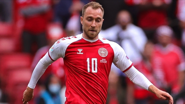 Christian Eriksen visitó a sus compañeros tras ser dado de alta