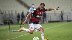 Un incansable Mauricio Isla tuvo acción en caída de Flamengo ante Atlético Mineiro