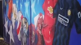 Un nostálgico Alexis Sánchez recorrió su natal Tocopilla y mostró un mural con todos sus equipos