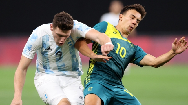 Argentina empezó su periplo en Tokio con derrota en el fútbol masculino