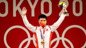 China consiguió dos oros en el levantamiento de pesas masculino de Tokio 2020