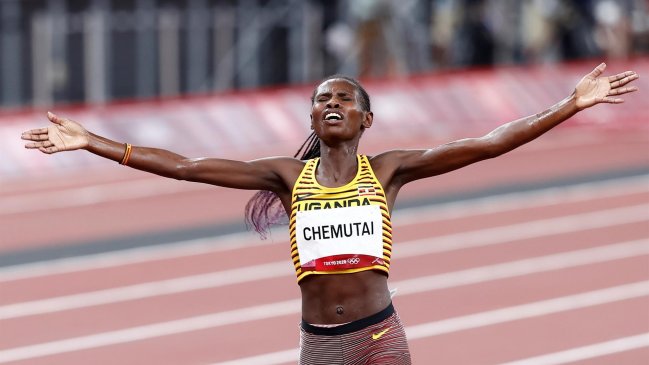 Peruth Chemutai se coronó campeona de los 3.000 metros con obstáculos en Tokio 2020