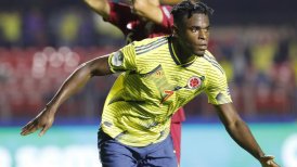 ¡Sensible baja de Colombia! Duván Zapata se perderá duelo ante la Roja en Clasificatorias por lesión