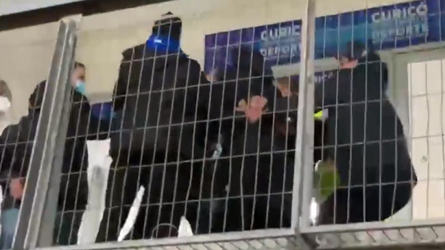 Funcionario de Audax Italiano fue detenido en el Estadio La Granja por agredir a alcalde de Curicó