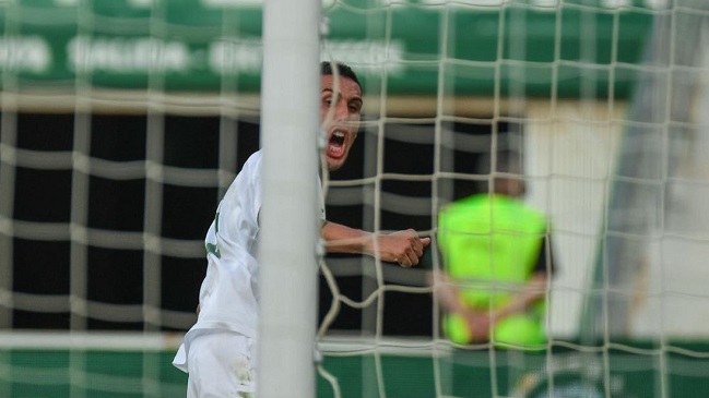 Enzo Roco anotó un gol en empate de Elche ante Sevilla y terminó con molestias físicas
