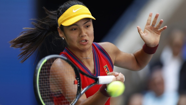 Emma Raducanu extendió su sorpresiva racha y avanzó a semifinales del US Open