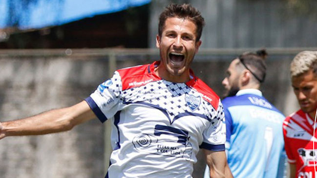 Deportes Recoleta doblegó a Valdivia y se consolidó en la cima de la Segunda División