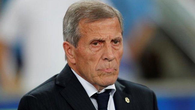 Oscar Tabárez seguirá siendo técnico de Uruguay y dirigirá en la doble fecha de noviembre