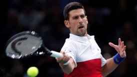Novak Djokovic aprovechó el retiro de Monfils para avanzar en París