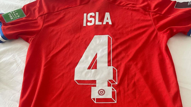 Isla sorteará una camiseta de La Roja entre hinchas que adivinen resultado ante Paraguay