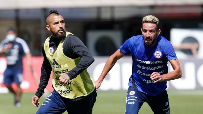 Mauricio Isla retornó a las prácticas de La Roja tras cumplir cuarentena por contacto estrecho