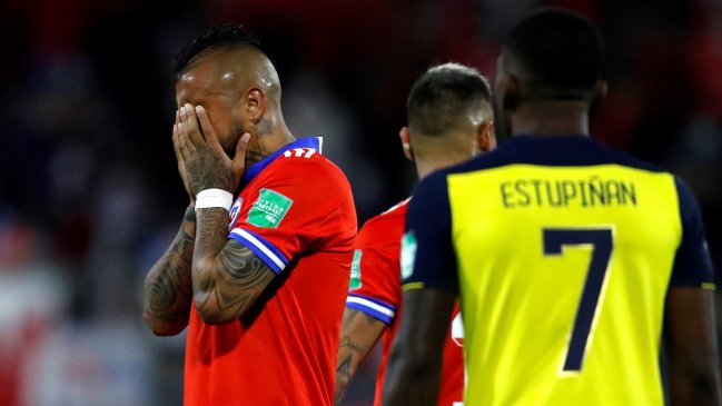Tarotista aseguró que le hicieron una "brujería" a la selección chilena en el partido con Ecuador