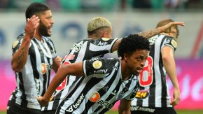 Keno y Hulk lideraron la remontada de Atlético Mineiro ante Bahía para conquistar el título