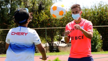 La UC realizó clínica deportiva con niños de Maipú para festejar su título de campeón