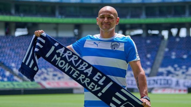 Humberto Suazo dejó de pertenecer a la filial de Monterrey