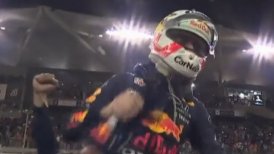El eufórico festejo de Max Verstappen tras ganar su primer título en la Fórmula 1