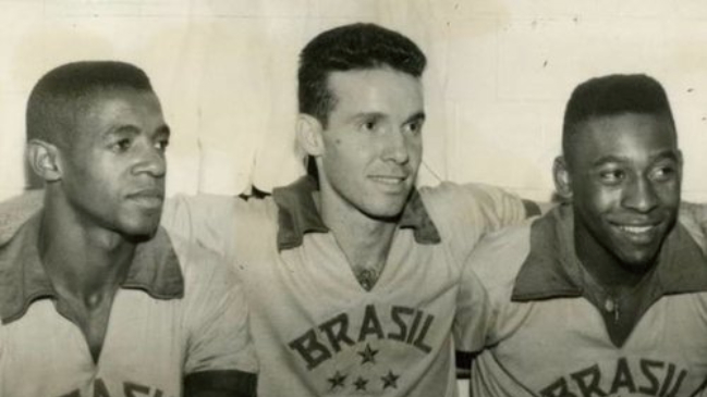 Pelé sufre por la muerte de Dorval: "Santos perdió un héroe, el fútbol un genio"