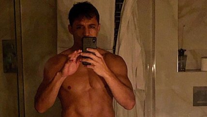 El coqueto saludo de Año Nuevo de Alexis Sánchez: "La última ducha"