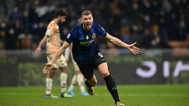 Inter de Milán se impuso en sufrido triunfo sobre Venezia con Vidal y Alexis en cancha