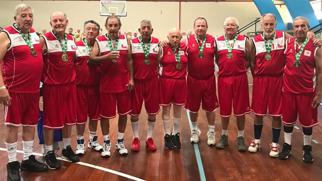 Selección de baloncesto de mayores de 80 años busca financiamiento para asistir a Panamericano