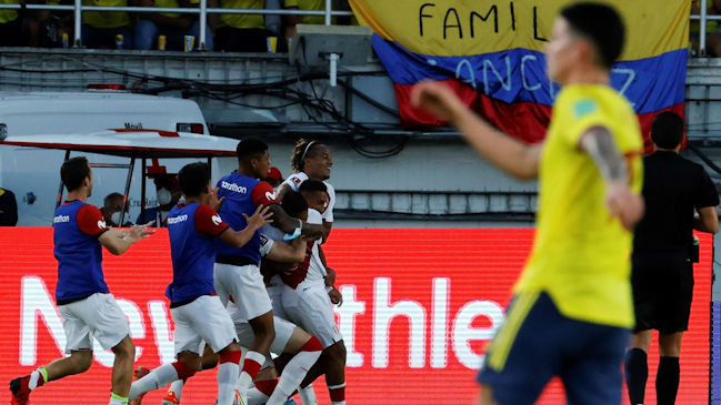 Perú dio un gran golpe al vencer a Colombia en Barranquilla y se metió en zona de clasificació