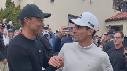 ¡Gigante! El festejo de Joaquín Niemann con Tiger Woods tras ganar The Genesis Invitational
