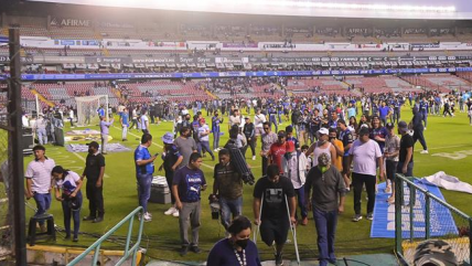 Natalia León, periodista mexicana: "Hay indicios que pudo haber coordinación entre la seguridad y los hinchas de Querétaro"