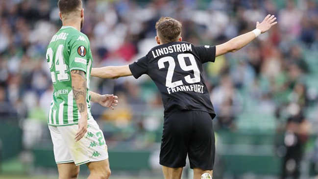 Claudio Bravo evitó una goleada: Betis cayó como local ante Eintracht Frankfurt en Europa League