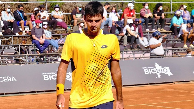 Tomás Barrios se instaló en cuartos de final en el Challenger de Santa Cruz