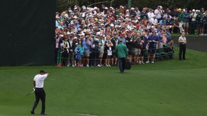 Tiger Woods congregó una multitud durante su práctica para el Masters de Augusta