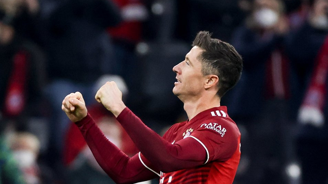 Robert Lewandowski alcanzó acuerdo para jugar tres temporadas en FC Barcelona, según medio