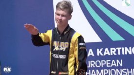 FIA investiga a piloto de 15 años que realizó saludo nazi tras ganar un campeonato