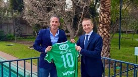Embajador de Italia en Chile recibió de regalo la "10" de Audax de parte del nuevo dueño del club