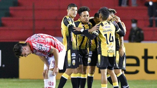 Deportivo Táchira venció a Independiente Petrolero con increíble gol de arco a arco