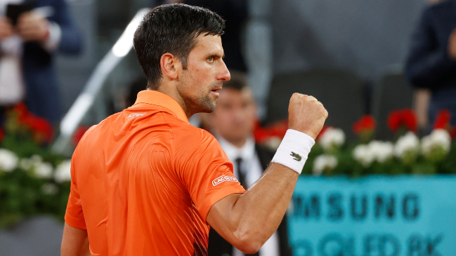 Djokovic avanzó a cuartos de final del Masters de Madrid tras retiro de Murray por una enfermedad